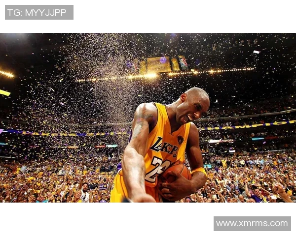 足球明星科比高清照片展现其辉煌瞬间与不屈精神的完美结合 足球明星科比高清照片展现其辉煌瞬间与不屈精神的完美结合