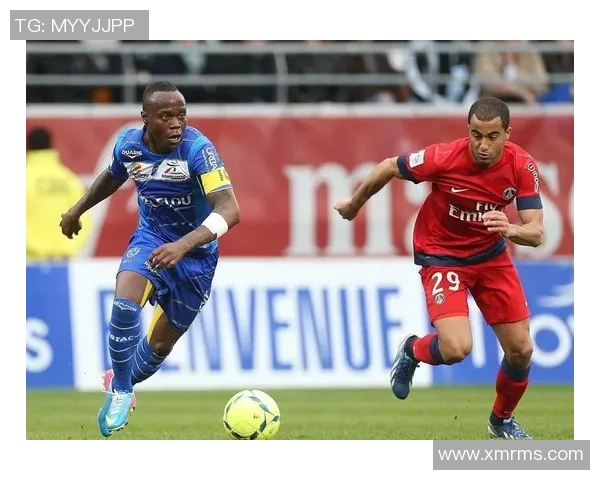 沙托鲁与绍莱的激烈对决揭示法乙联赛的精彩与悬念 沙托鲁与绍莱的激烈对决揭示法乙联赛的精彩与悬念