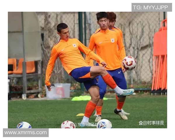 国足迎战韩国精彩瞬间高清图集展现激情与荣耀